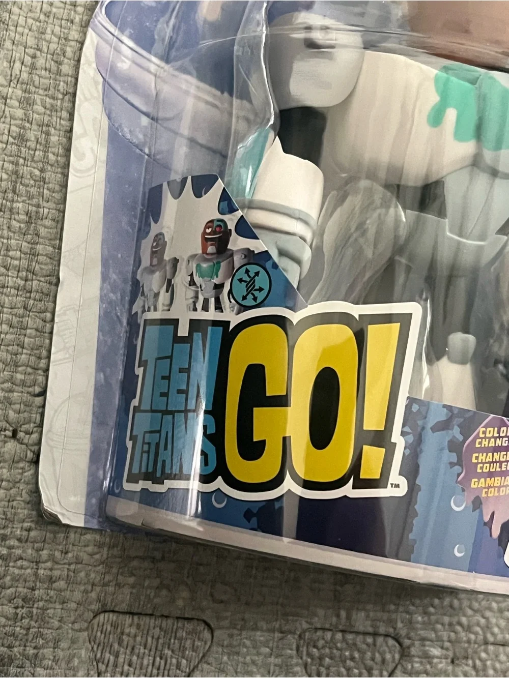 Teen Titans Go! Twisty Titans Cyborg Color Change Multicolor Action Figure 4+